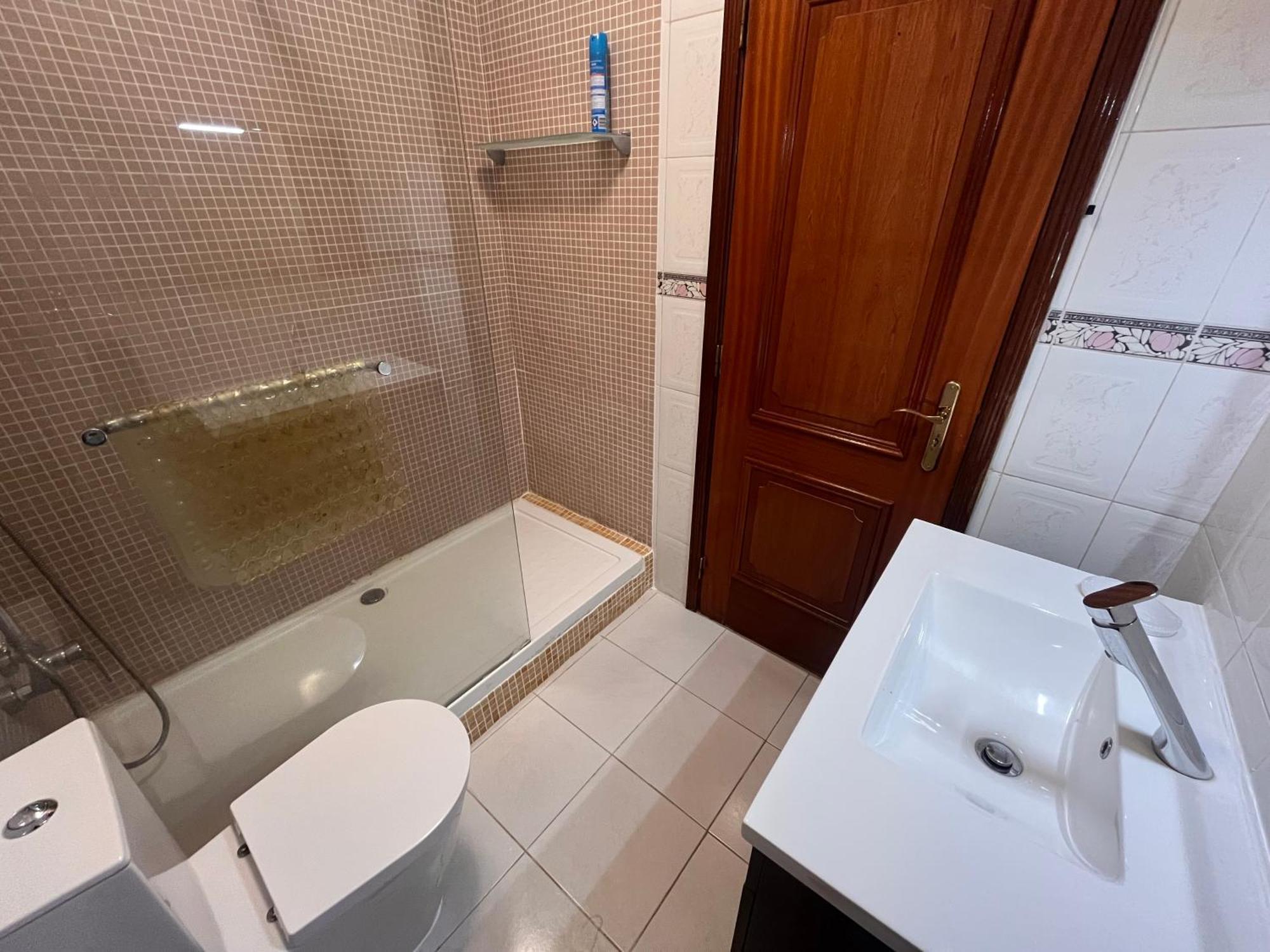 Quarto Boa Localizacao Com Cozinha E Casa De Banho Appartement Caparica Buitenkant foto