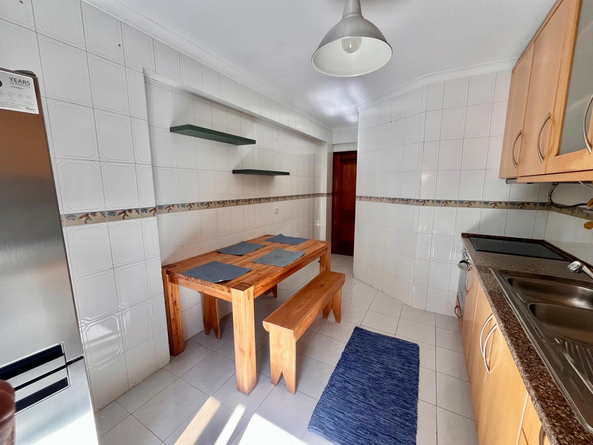 Quarto Boa Localizacao Com Cozinha E Casa De Banho Appartement Caparica Buitenkant foto