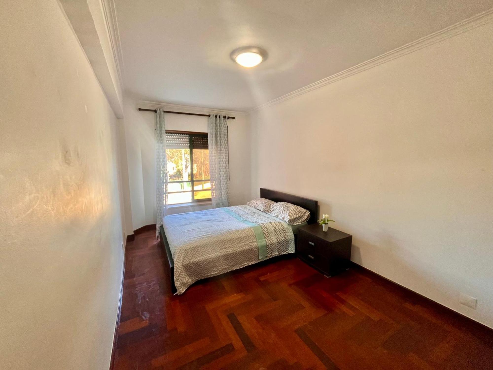 Quarto Boa Localizacao Com Cozinha E Casa De Banho Appartement Caparica Buitenkant foto