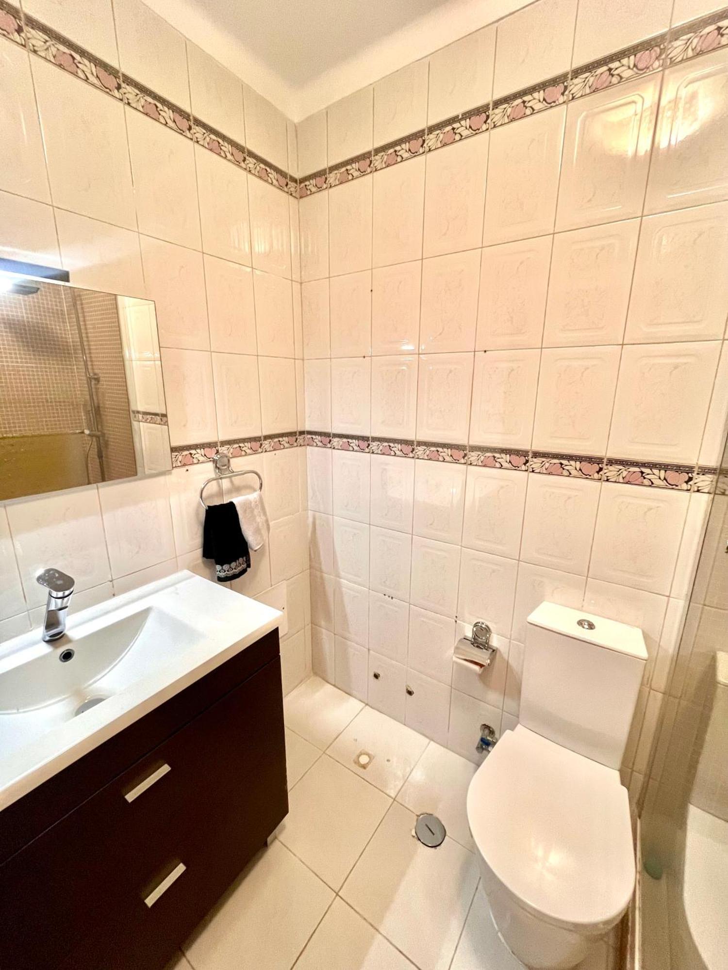 Quarto Boa Localizacao Com Cozinha E Casa De Banho Appartement Caparica Buitenkant foto