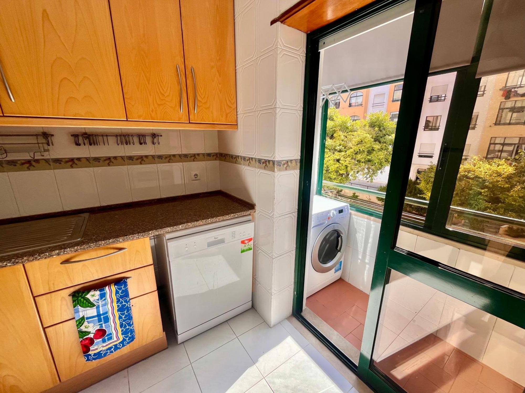 Quarto Boa Localizacao Com Cozinha E Casa De Banho Appartement Caparica Buitenkant foto